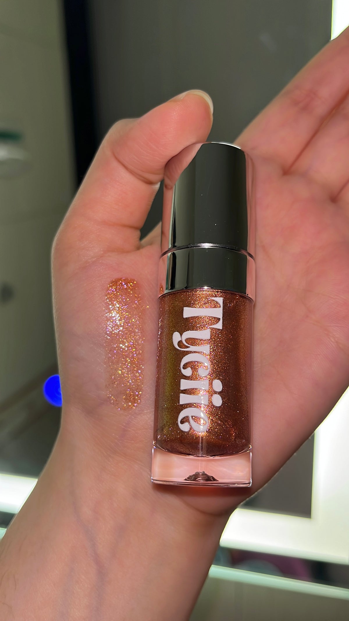 Cosmic Hydrating Lip Gloss 8ml ✨