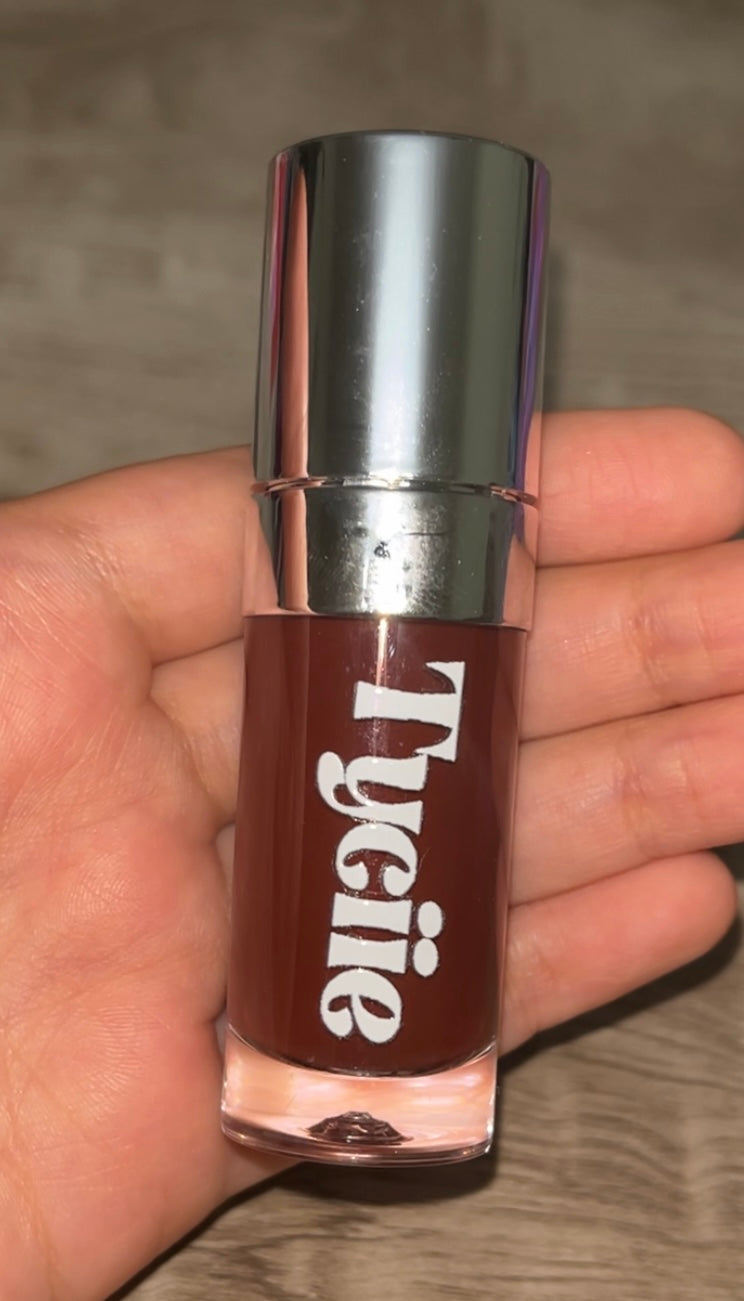 Black Cherry High Shine Lip Gloss 8ml