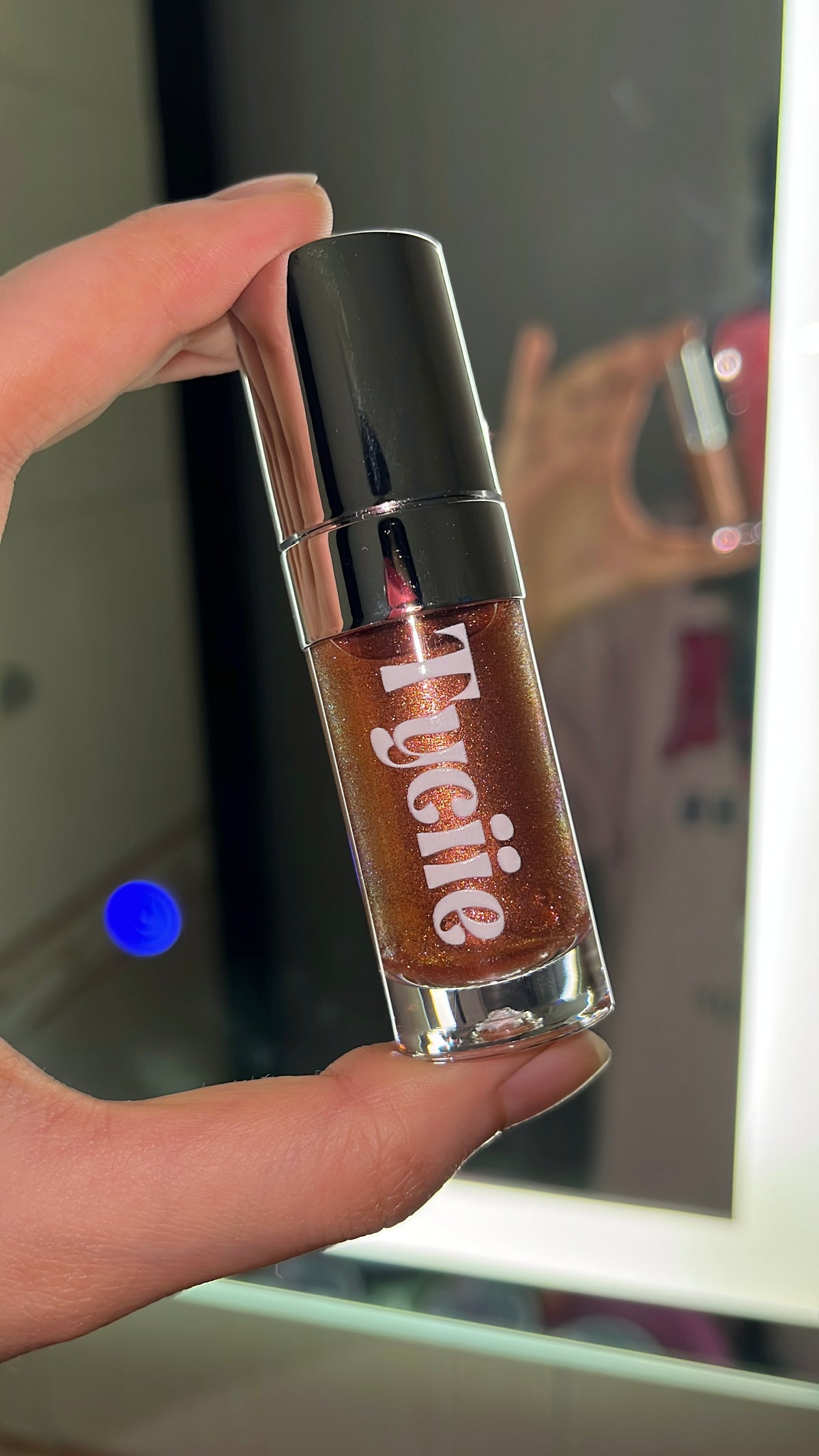 Cosmic Hydrating Lip Gloss 8ml ✨