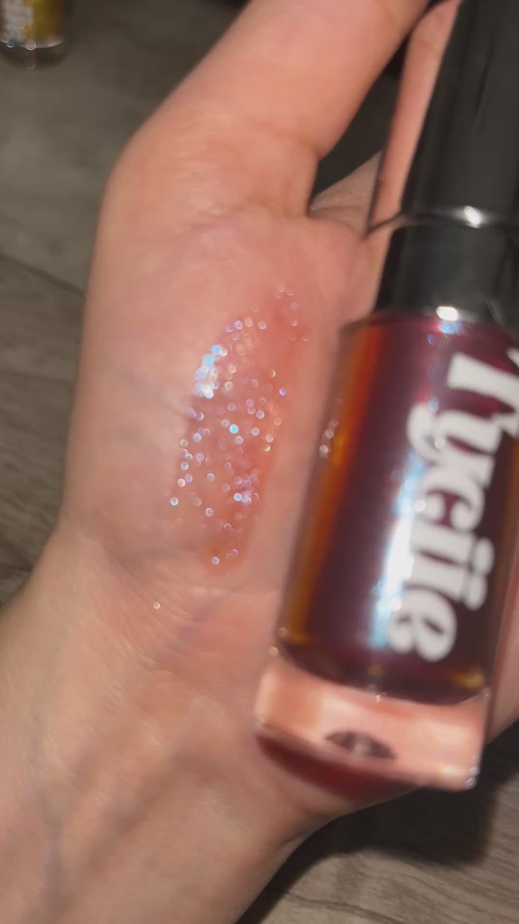 AURA Colour Shift Multichromatic Hydrating Lip Gloss 8ml ✨