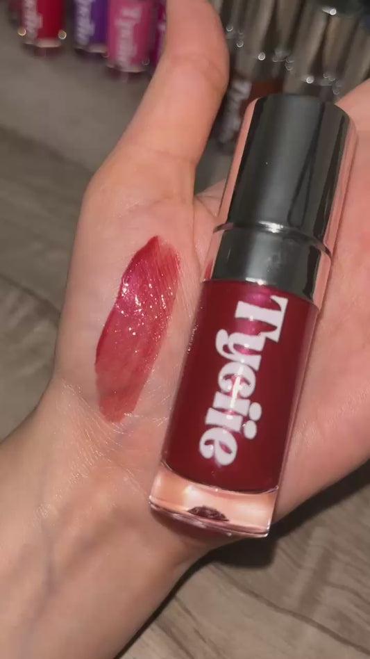 Scarlet Hydrating Lip Gloss 8ml